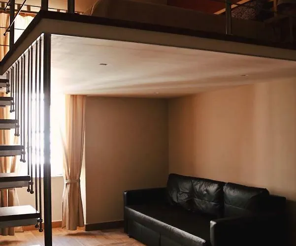 Casa Cairoli