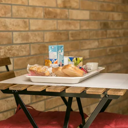 Casa Cairoli 게스트하우스 4*